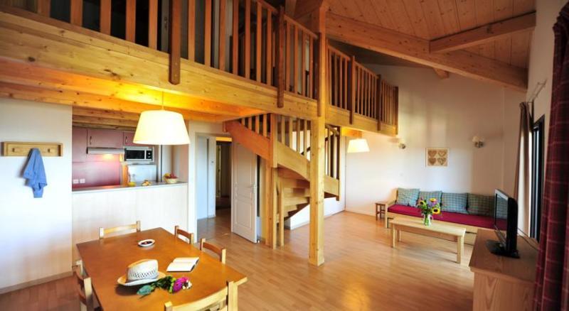 Residence Goelia Le Domaine De Castella Font-Romeu-Odeillo-Via Luaran gambar